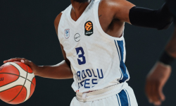 Anadolu Efes 27 Asist Yaparak AEK’i Rahat Maglup Etti