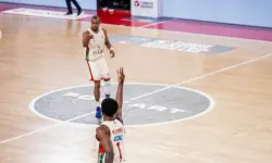 Steven Enoch’un Etkili Oyunuyla Karşıyaka, Çayırova’yı 95-79 Mağlup Etti
