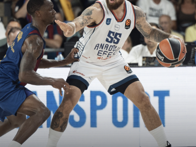 Anadolu Efes, EuroLeague’de Barcelona’ya 89-82 Mağlup Oldu