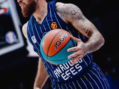 Anadolu Efes’te Mike James Endişesi Barcelona Maçı Öncesi