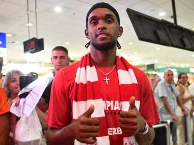 Montero Atina’da: Olympiacos Taraftarları Genç Yıldızı Coşkuyla Karşıladı