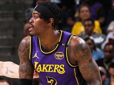 Lakers Knecht ve Vanderbilt’i Takasa Cikariyor