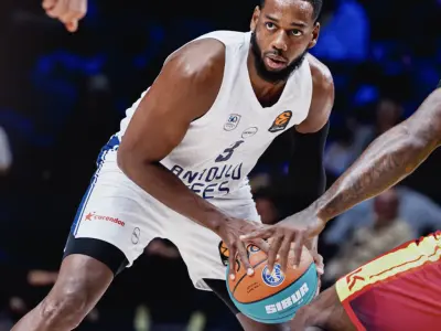 Mike James’in 27 Sayısı Anadolu Efes’i VTB Super Cup Şampiyonluğuna Taşıdı