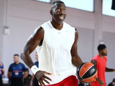 Bryant Dunston Olympiakos’a Döndü: Anadolu Efes’in Efsane Pivotu
