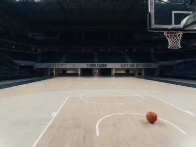 Anadolu Efes, EuroLeague’de Barcelona’ya Deplasmanda Açılıyor