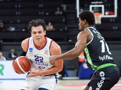 Anadolu Efes, Denizli Basket’i 85-76 Yenerek BSL’de 3’te 3 Yaptı