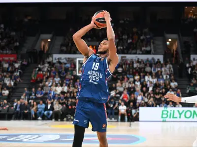 Anadolu Efes’ten PJ Dozier Sakatlik Aciklamasi