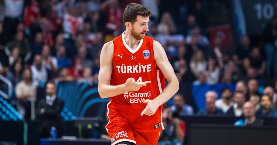 Ercan Osmani ameliyat oldu, Anadolu Efes süre verdi