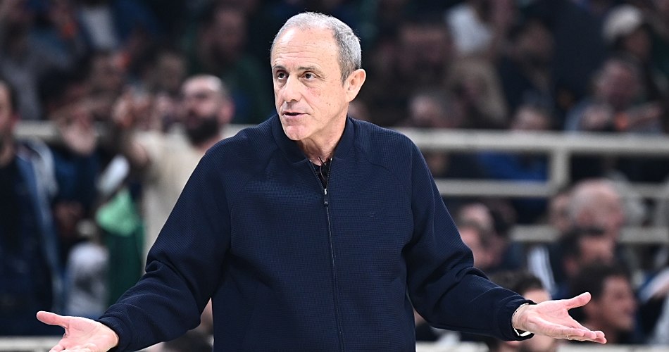 Ettore Messina Panathinaikos Olimpia Milano maçında