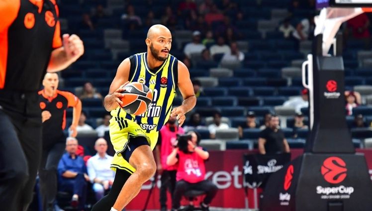 Fenerbahçe Tarfin Dubai Basketball maçından kare