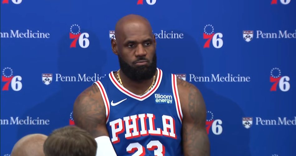 LeBron James Philadelphia 76ers formasıyla