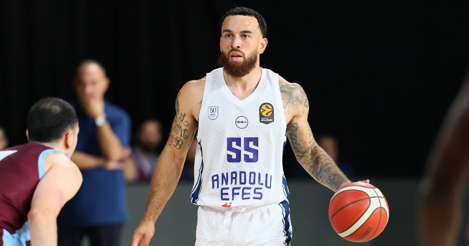 Mike James Anadolu Efes VTB Super Cup finali