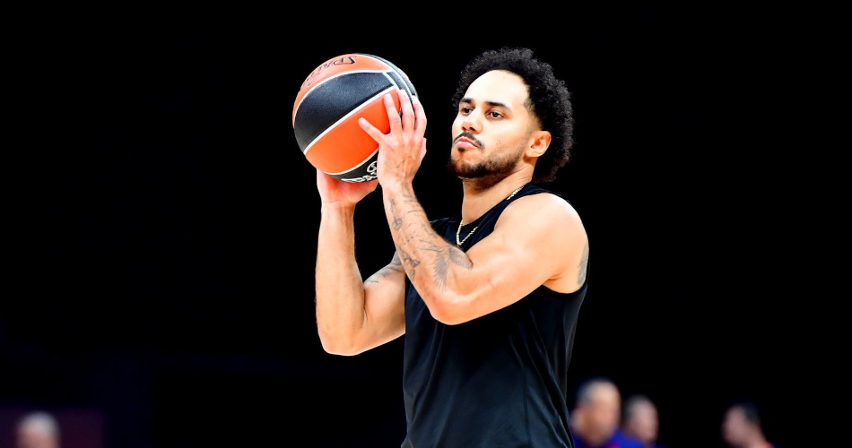 Shane Larkin Fenerbahçe formasıyla sahada