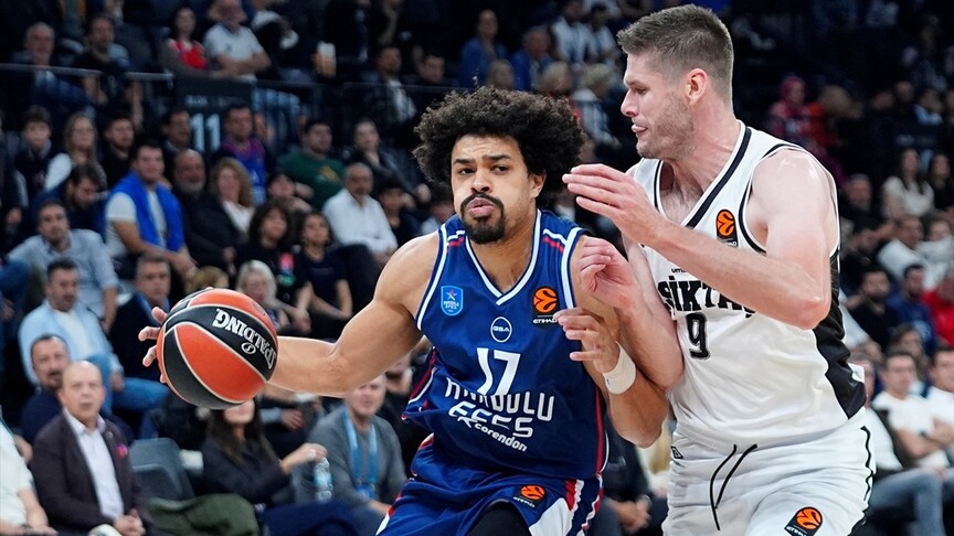Anadolu Efes Beşiktaş maçından bir poz