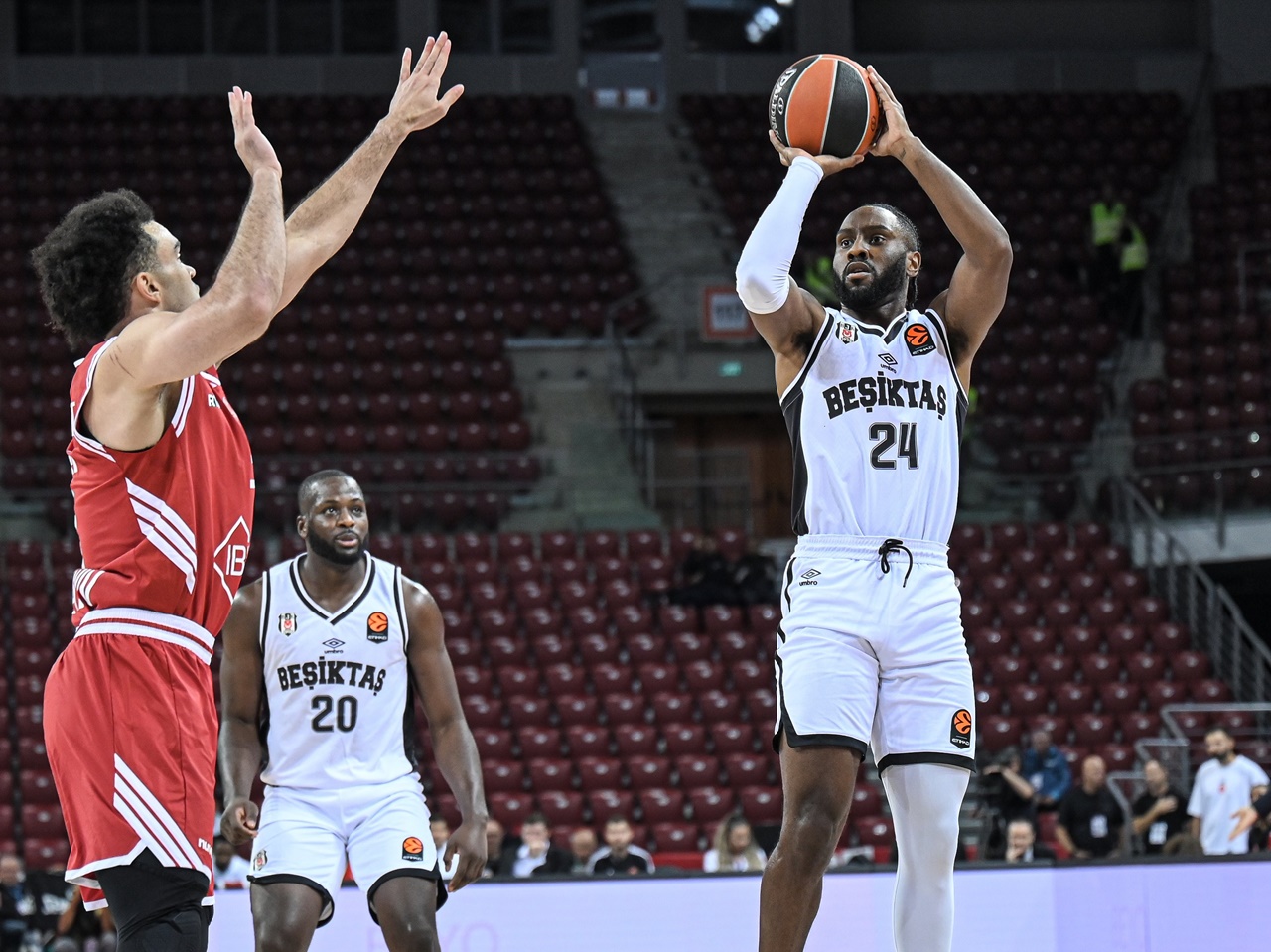 Hapoel Beşiktaş maçından kare