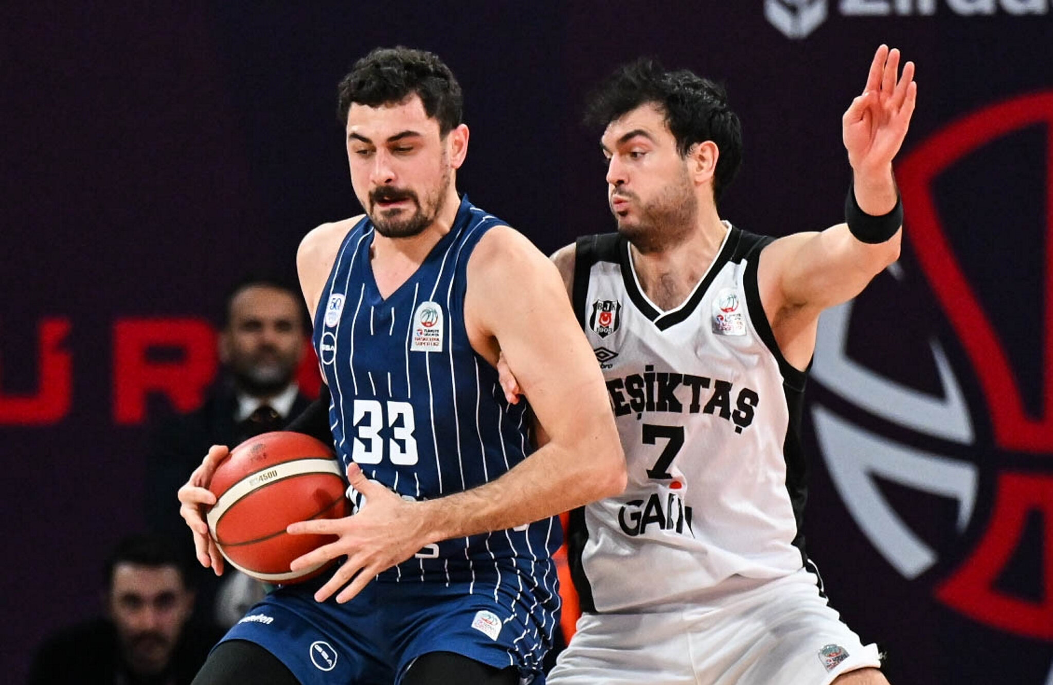 Anadolu Efes-Beşiktaş EuroLeague derbisi