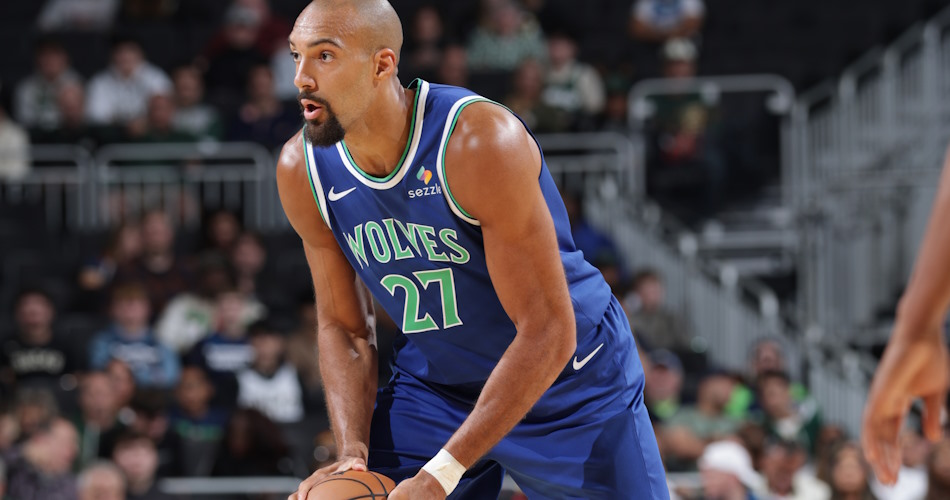 Rudy Gobert Minnesota Timberwolves maçında top kontrolünde