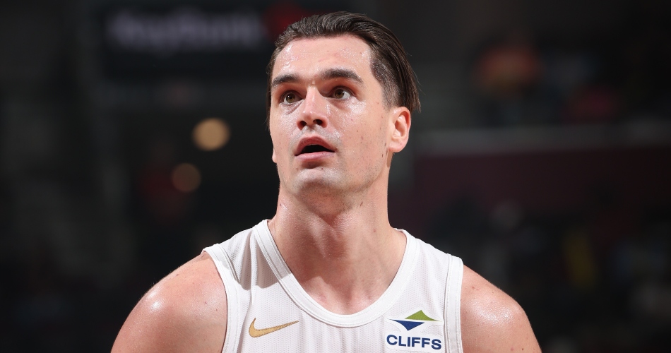 Mario Hezonja Cleveland Cavaliers formasıyla antrenman sahasında